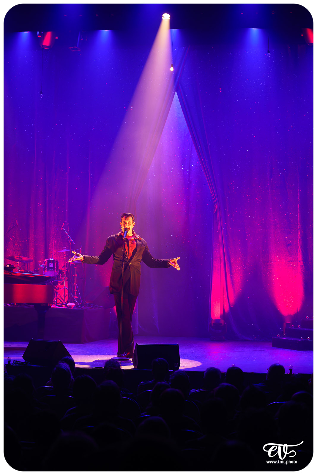 PLEIN FEU (CIE AVRIL EN SEPTEMBRE)